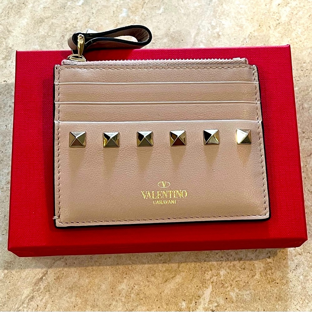 Brand New Valentino Rockstud Calfskin Cardholder with Zipper